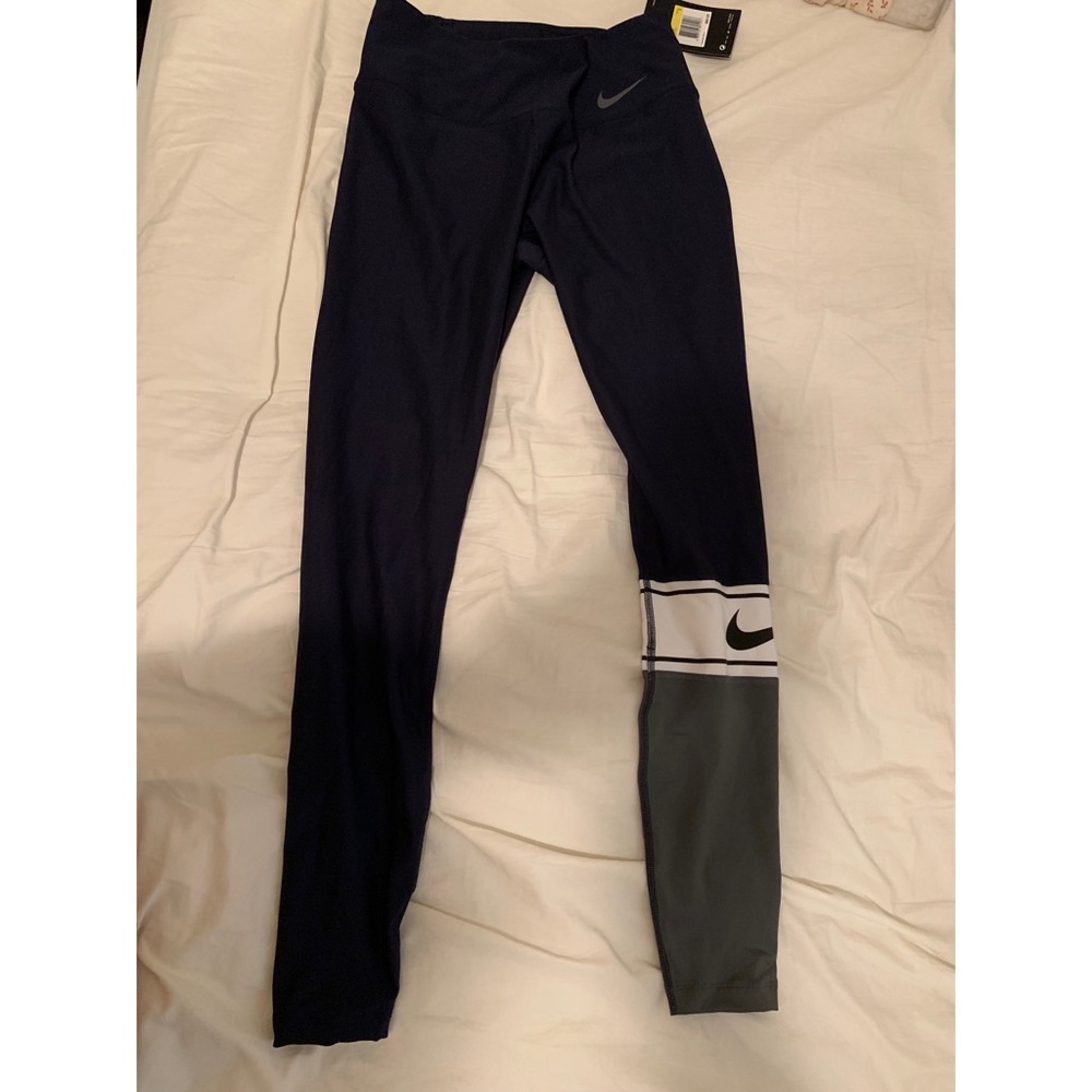 SOLD NWT Nike Power Victory Tight Fit leggings